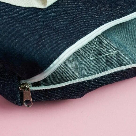 Private Party Meet Me at the Barre Duffle Bag - Picture 3 of 5